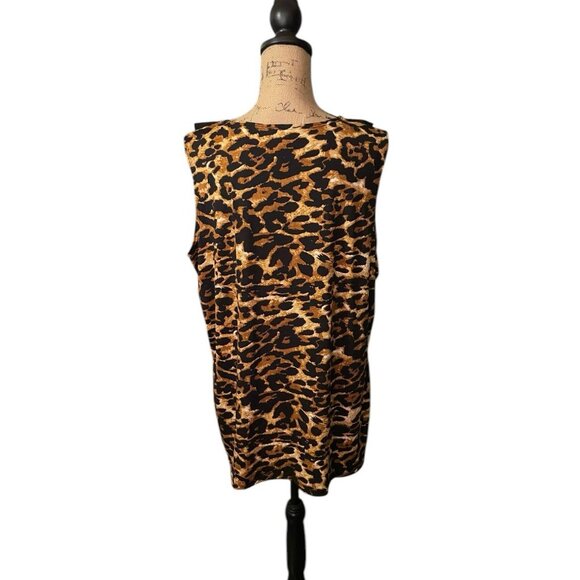 Bundle of Plus‎ Size Sleeveless Blouses - Picture 4 of 9